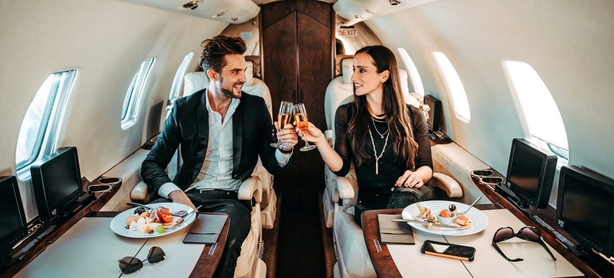 El Arte del Vino en la Aviación Ejecutiva: Un Sello de Excelencia